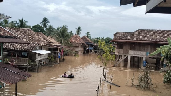 Banjir Kabupaten OKU Meluas: 15 Desa Terendam, 5.011 Jiwa Terkepung Air