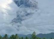 Gunung Dukono Meletus Dahsyat: Abu Vulkanik Membubung 1,4 Kilometer!