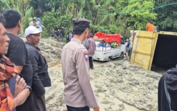 Longsor Alahan Panjang-Surian: Truk Terbalik di Lembah Gumanti