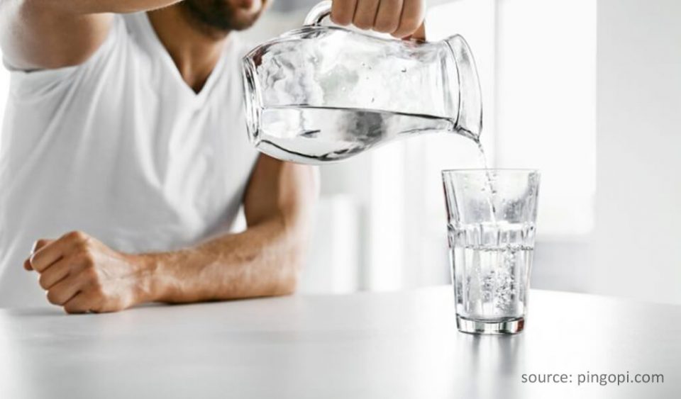 Manfaat Minum Air Putih Setelah Bangun Tidur: Kebiasaan