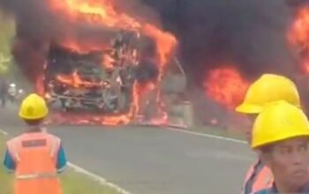 Tragedi Maut Bus ALS: Isak Tangis Keluarga Sambut Kepulangan Jenazah