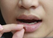 Cara Mengatasi Bibir Pecah-pecah Secara Alami dan Rahasia