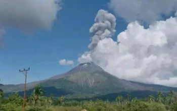 Gunung Lewotobi NTT Siaga: Aktivitas Geologi Meningkat Tajam Sepekan Ini