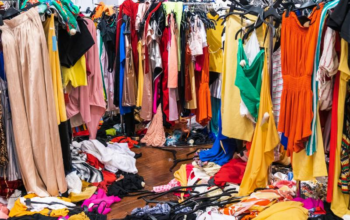 Thrifting vs Fast Fashion: Menelisik Dampak Sisi Psikologis