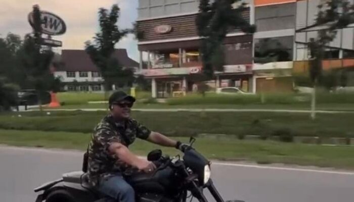 Ketua DPRD Kepri Iman Sutiawan Viral Akibat Kendarai Moge Tanpa Helm