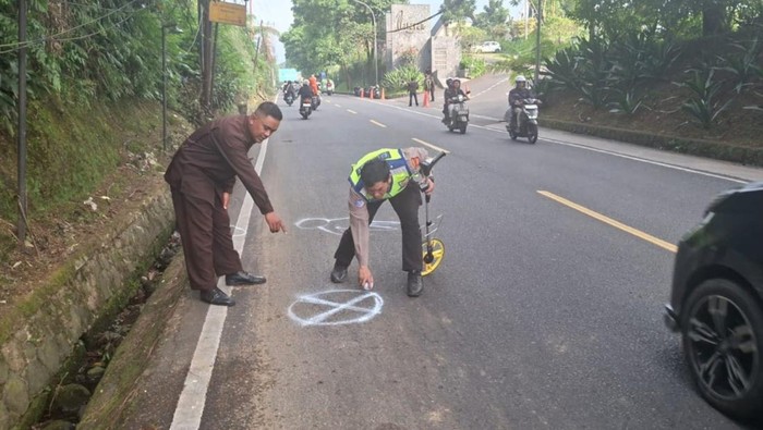 Tragedi Maut Puncak Bogor: Pemotor Tewas Tabrak Truk Saat One Way